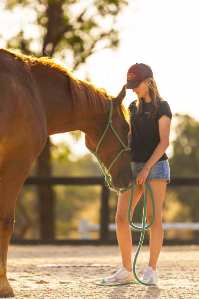 Yarra-Valley-Therapy-Counselling-NDIS-Equine-Psychotherapy-Horses-Melbourne-Riding-Nature-Groups-400×600